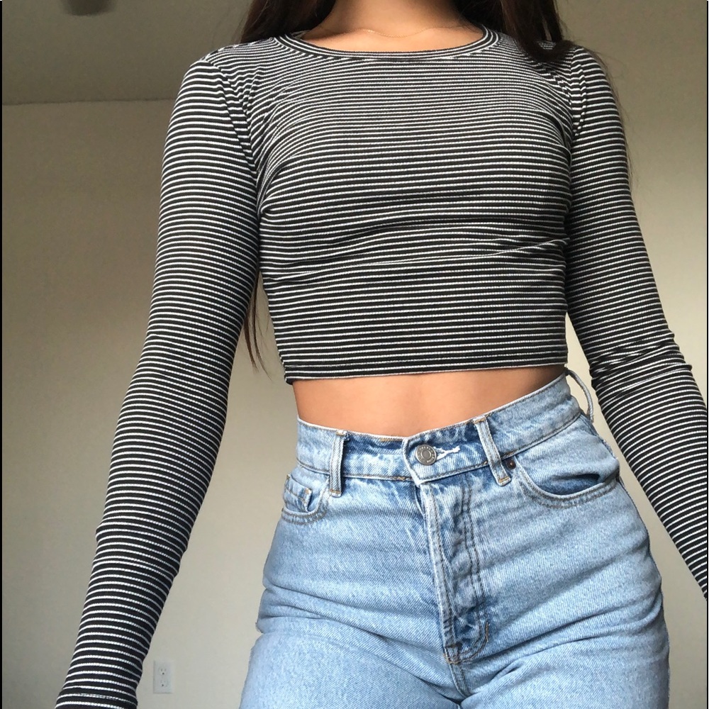 Long sleeve crop top